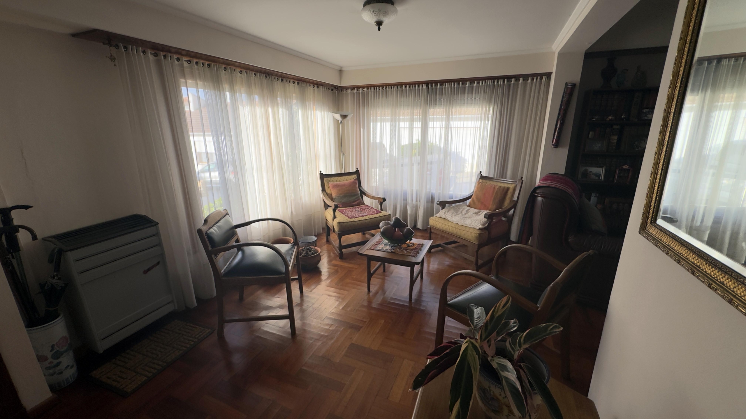 B8D8DE46-BED3-42DD-9D49-58772BFC9375